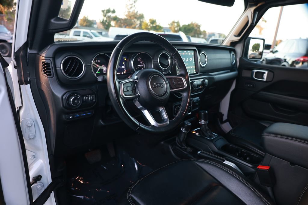 Used 2021 Jeep Wrangler Unlimited Sahara w/ Cold Weather Group AWD/4WD image 17