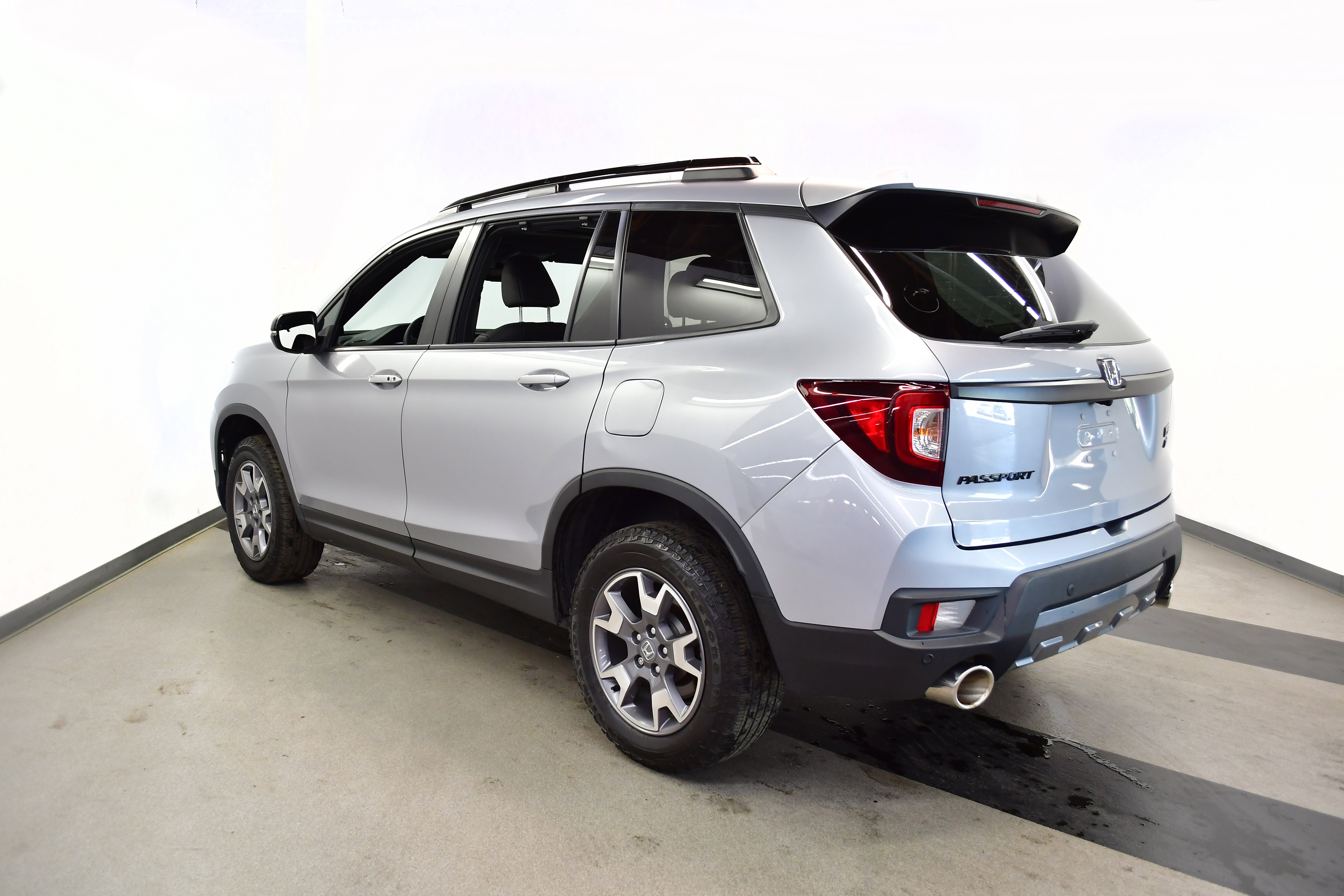 Used 2023 Honda Passport TrailSport image 5