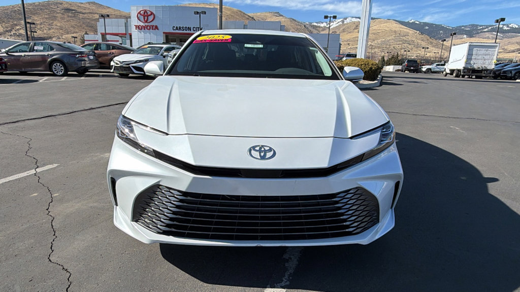 Used 2025 Toyota Camry XLE image 8