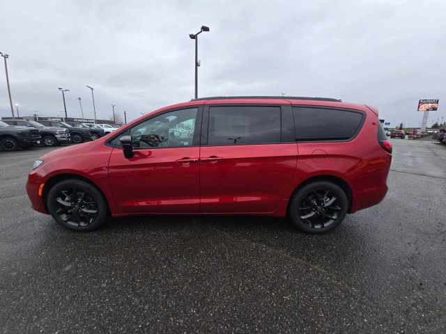 New 2026 Chrysler Pacifica Select w/ S Appearance Package FWD image 6