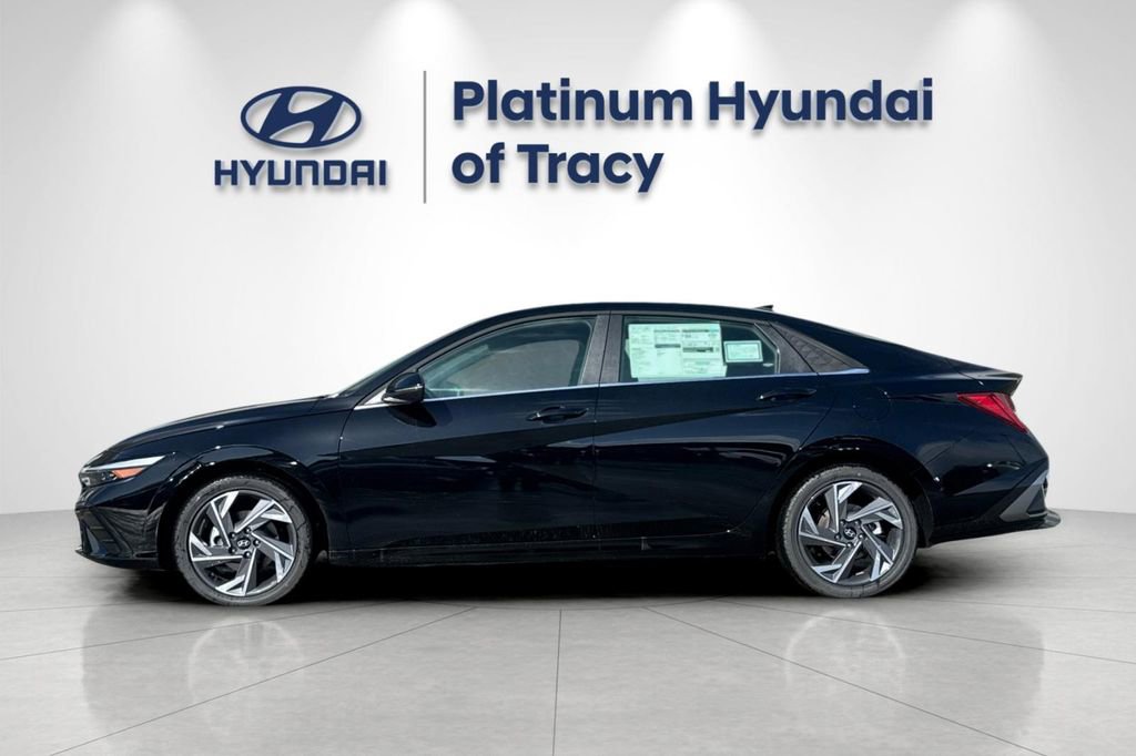 New 2026 Hyundai Elantra Limited FWD image 7