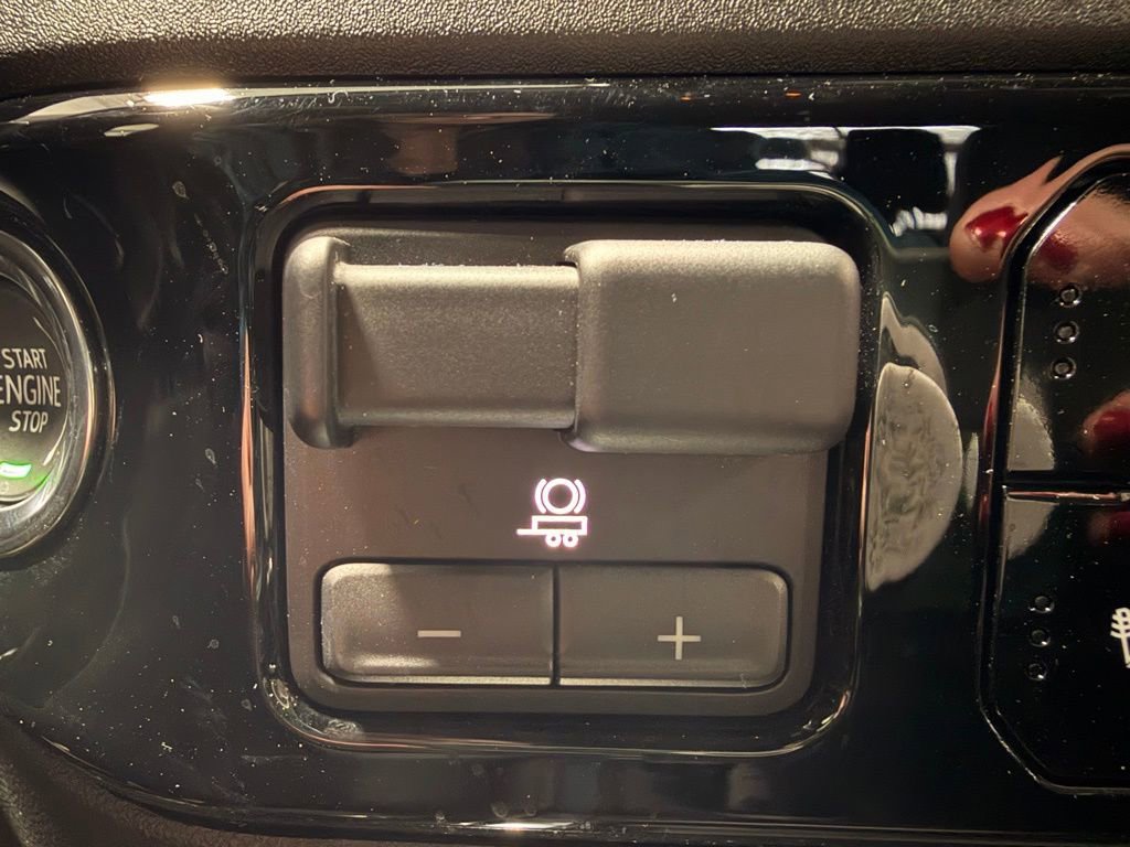 Used 2024 Chevrolet Silverado 1500 RST w/ Z71 Off-Road Package image 46