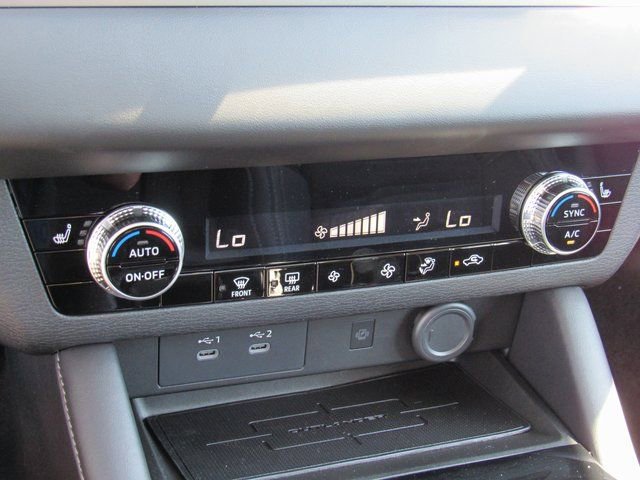 New 2025 Mitsubishi Outlander SE image 19