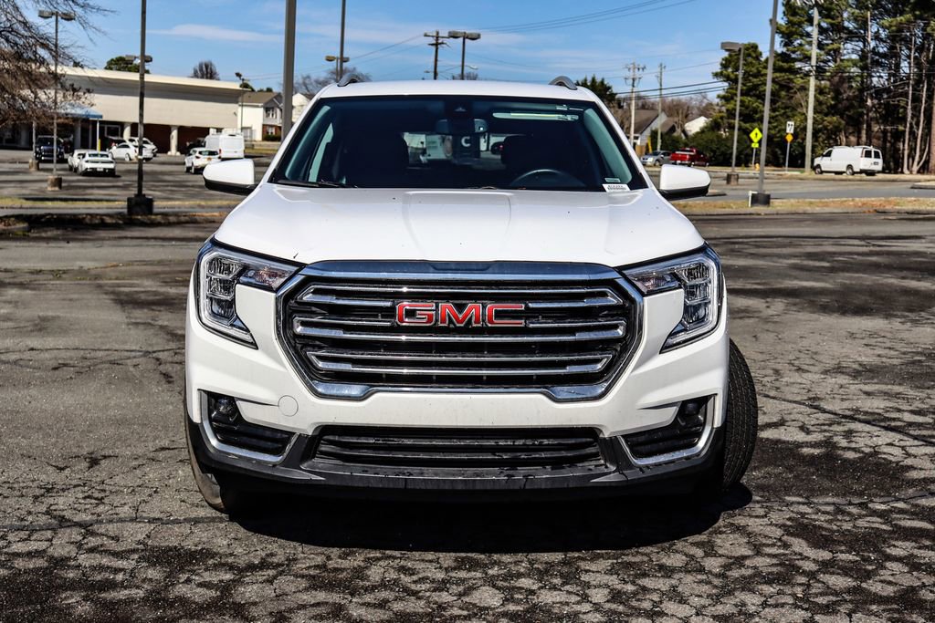 Certified 2024 GMC Terrain SLT image 2