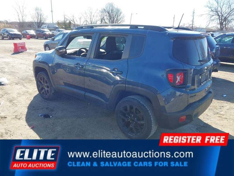 Used 2022 Jeep Renegade Altitude AWD/4WD image 5