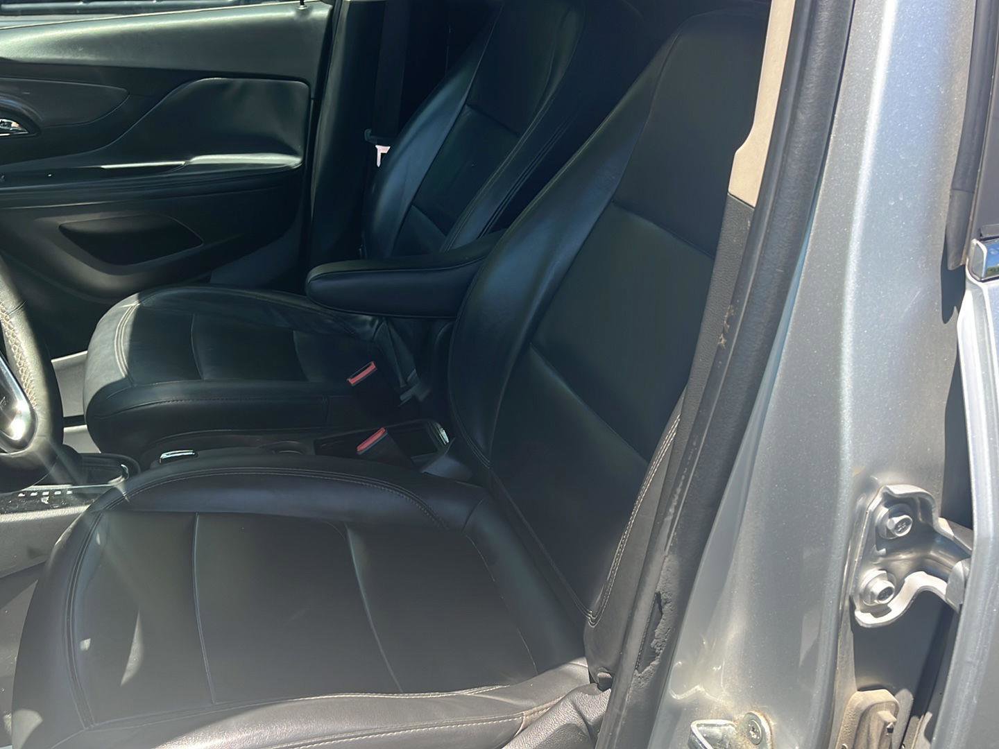 Used 2017 Buick Encore Essence FWD image 19