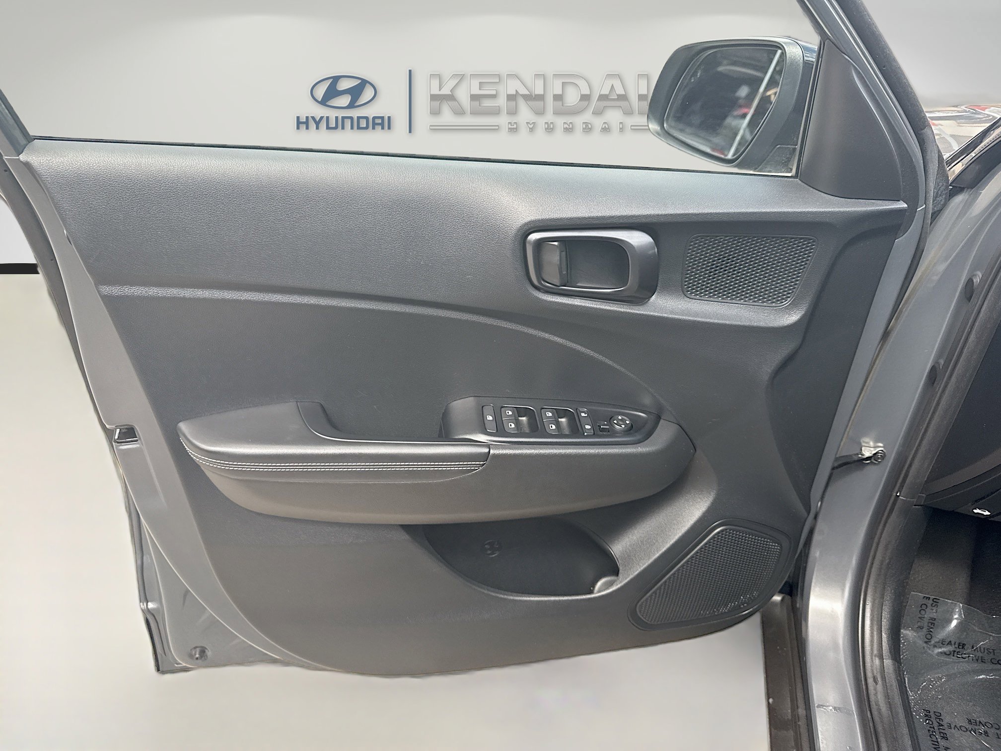 Used 2023 Hyundai Venue Limited w/ Cargo Package FWD image 11