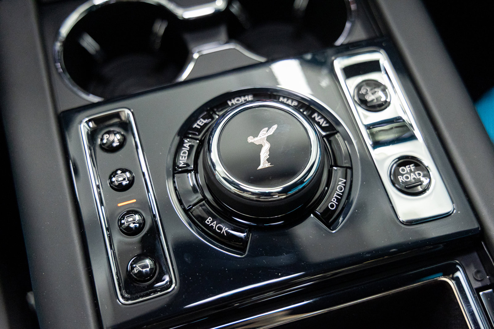 Certified 2026 Rolls-Royce Cullinan Black Badge image 43