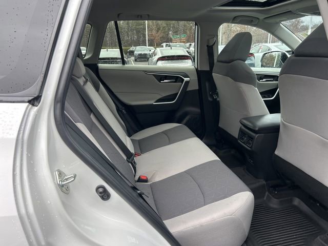 Used 2022 Toyota RAV4 XLE w/ Convenience Package image 18