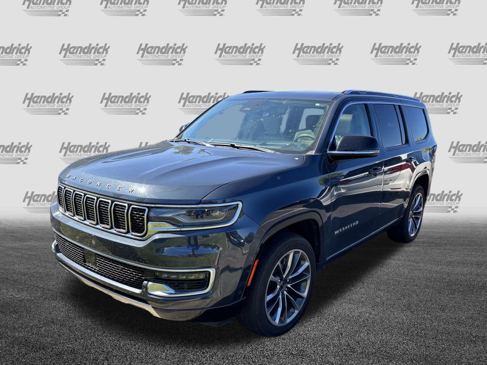 Used 2023 Jeep Wagoneer Series III w/ Premium Group I AWD/4WD image 6