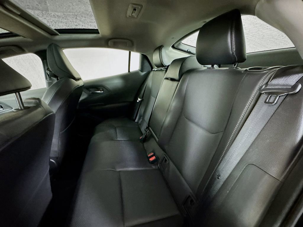 Used 2025 Toyota Prius XLE image 19