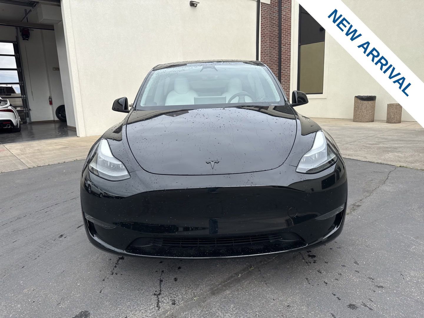 Used 2023 Tesla Model Y Performance AWD/4WD image 2