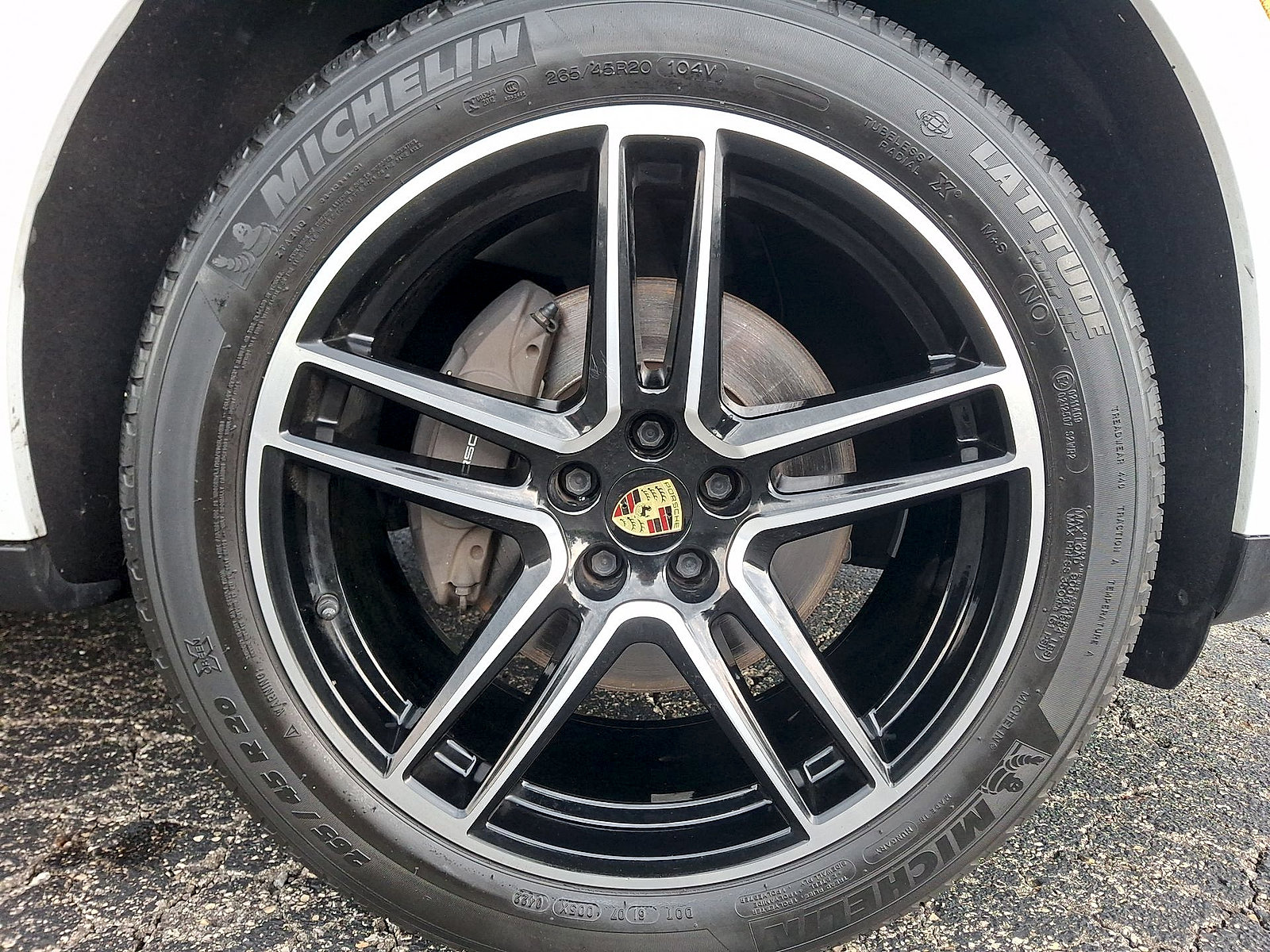 Used 2019 Porsche Macan AWD/4WD image 27