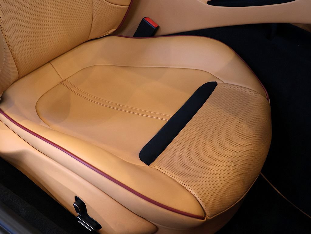 Certified 2022 Ferrari Roma RWD image 43