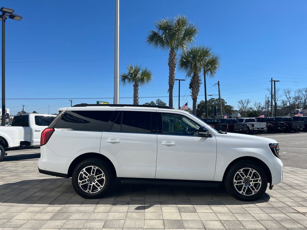 Used 2025 Ford Expedition Active image 7