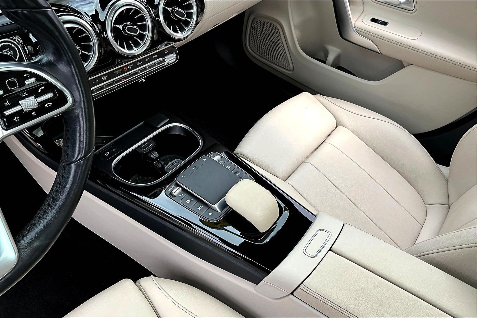 Used 2023 Mercedes-Benz CLA 250 4MATIC w/ Premium Package image 14