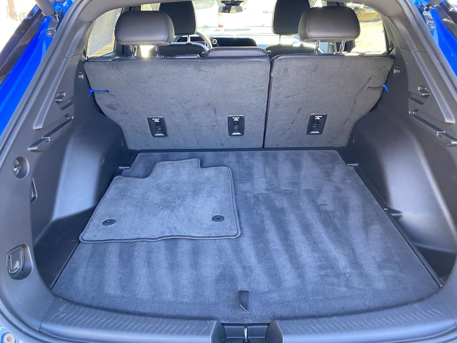 Used 2025 Chevrolet Equinox EV LT w/ Convenience Package image 8