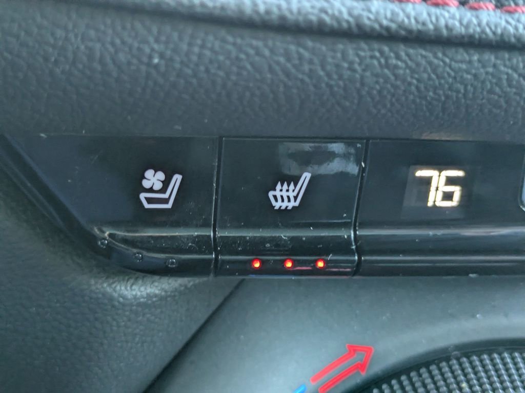 Used 2021 Chevrolet Blazer RS w/ Enhanced Convenience Package image 23