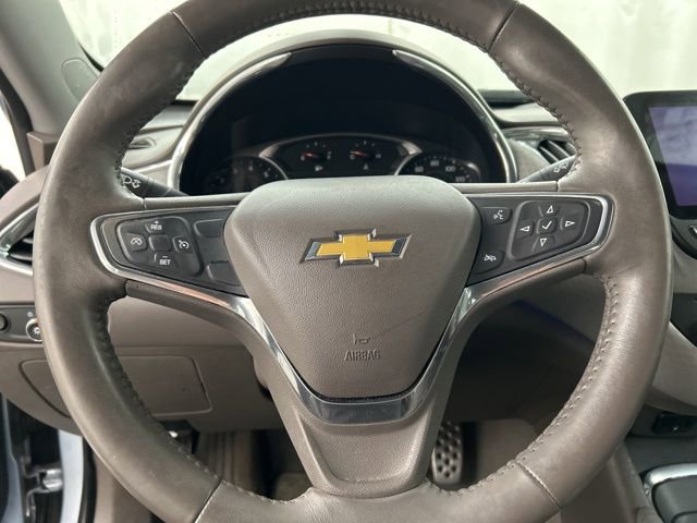 Used 2017 Chevrolet Malibu LT image 8
