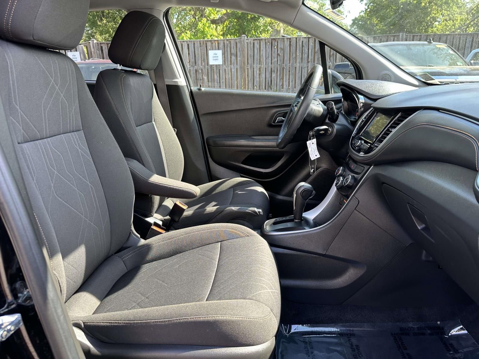 Used 2020 Chevrolet Trax LT AWD/4WD image 26