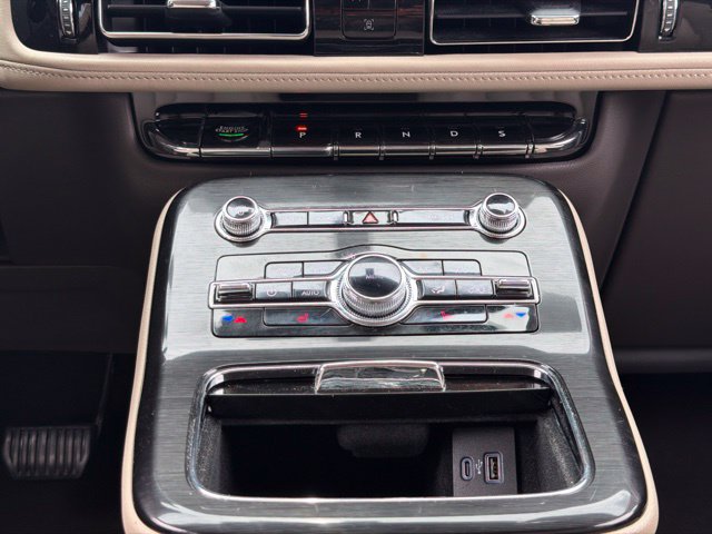 Certified 2023 Lincoln Nautilus FWD w/ Premium Package image 17