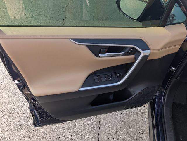 Used 2024 Toyota RAV4 Limited w/ Advanced Technology Package AWD/4WD image 18