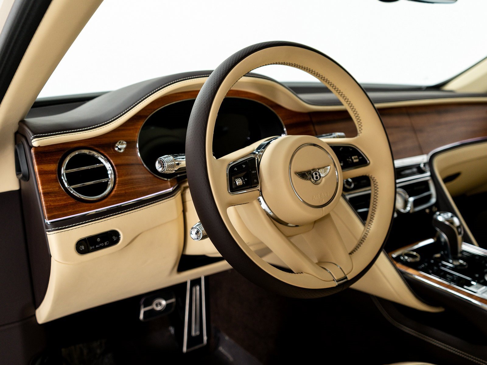 New 2025 Bentley Flying Spur Plug-In Hybrid image 35