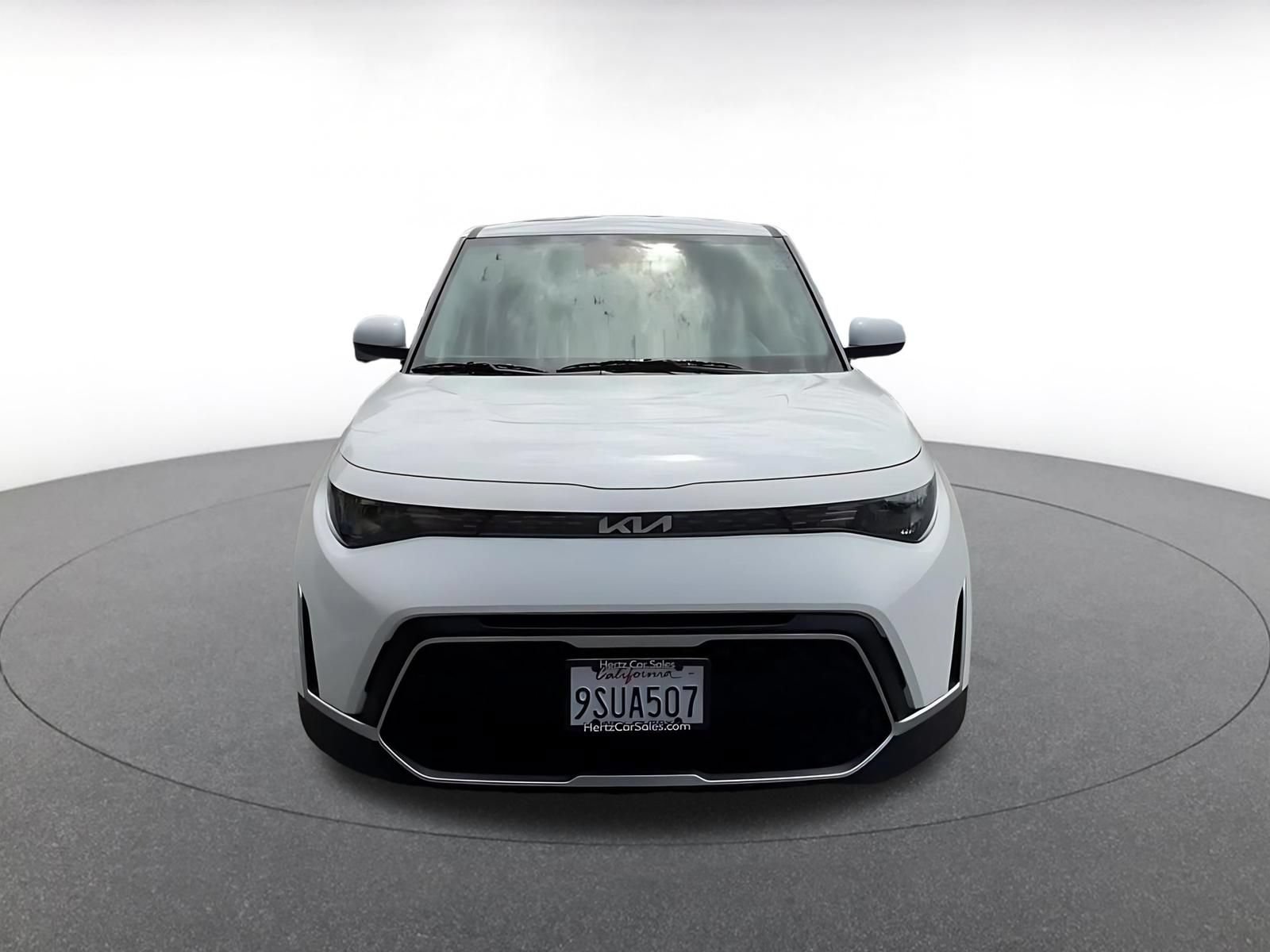 Used 2025 Kia Soul LX w/ LX Technology Package FWD image 4