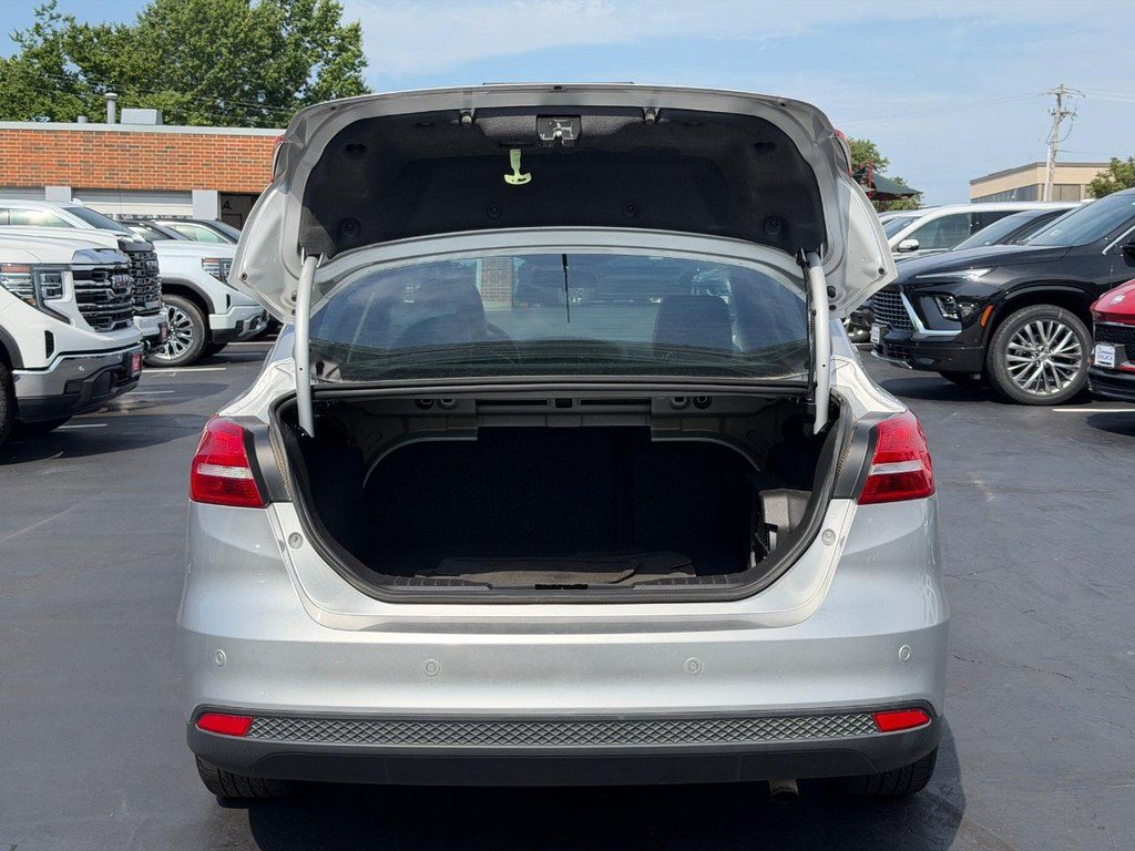 Used 2015 Ford Focus Titanium FWD image 4