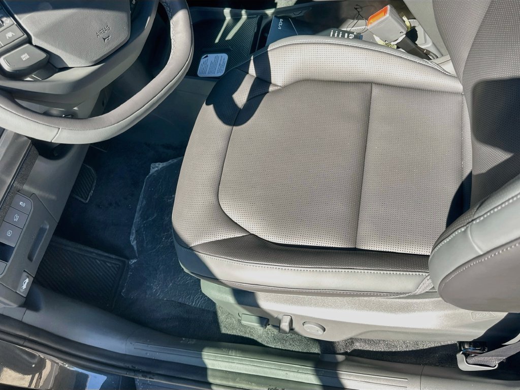 New 2027 Kia EV3 Land FWD image 19