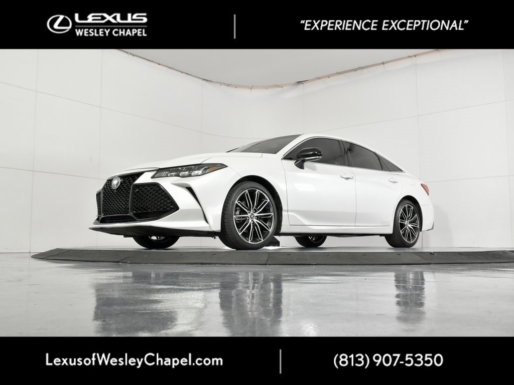 Used 2019 Toyota Avalon XSE image 12