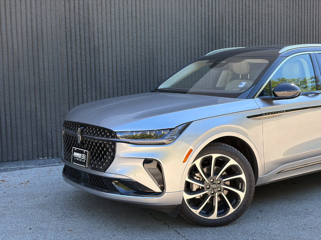 New 2026 Lincoln Nautilus Black Label AWD/4WD image 2