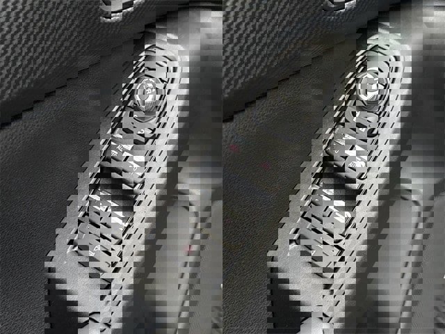 Used 2025 Subaru Crosstrek 2.5i Limited w/ Popular Package #3A image 24