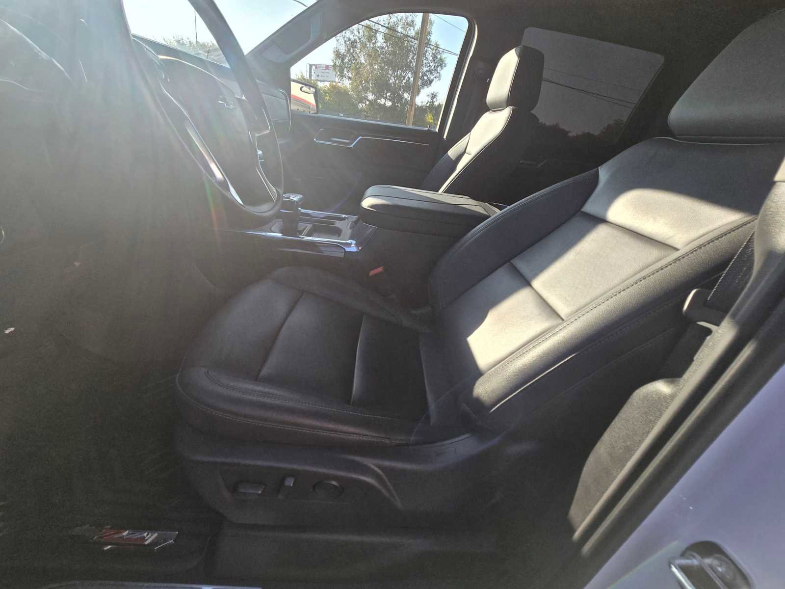 Used 2024 Chevrolet Silverado 1500 LT Trail Boss w/ Convenience Package II image 22