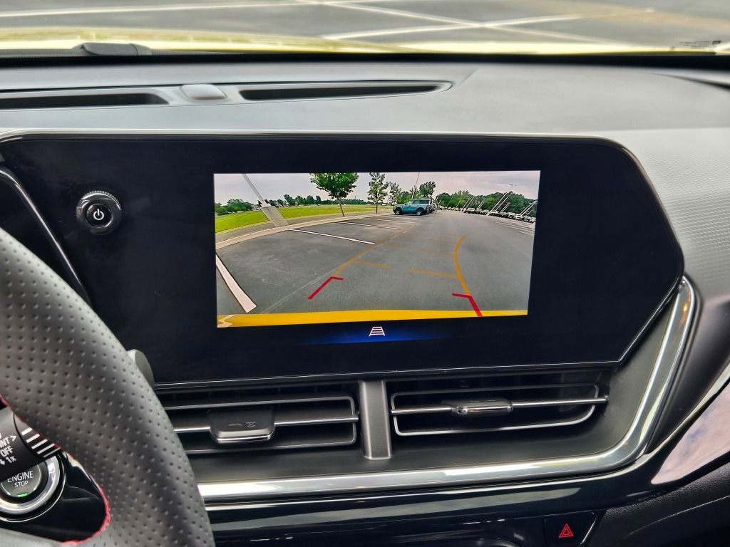 Used 2024 Chevrolet Trax RS w/ Sunroof Package image 26