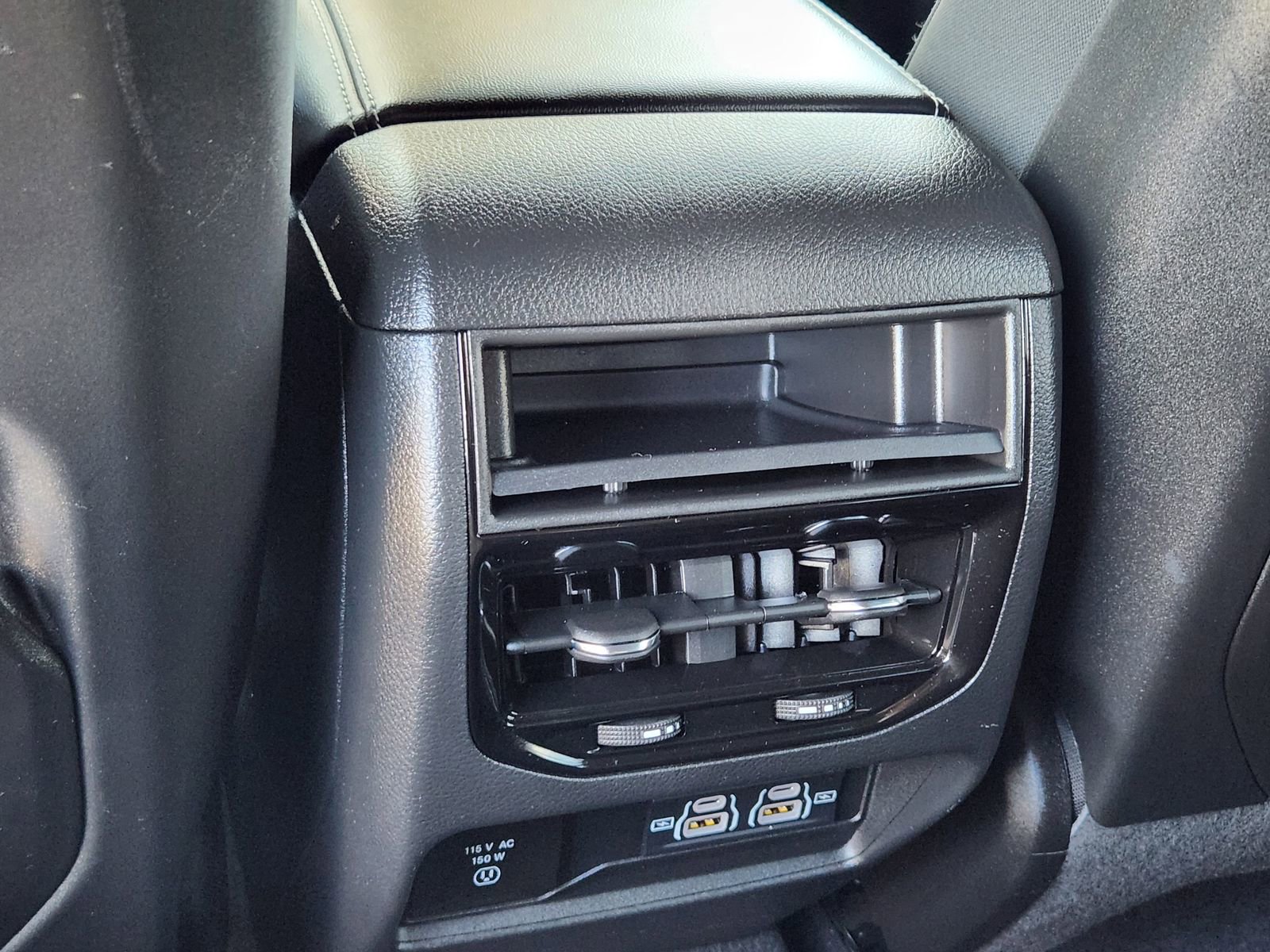 Used 2025 Jeep Grand Cherokee Laredo w/ Luxury Tech Group I image 33