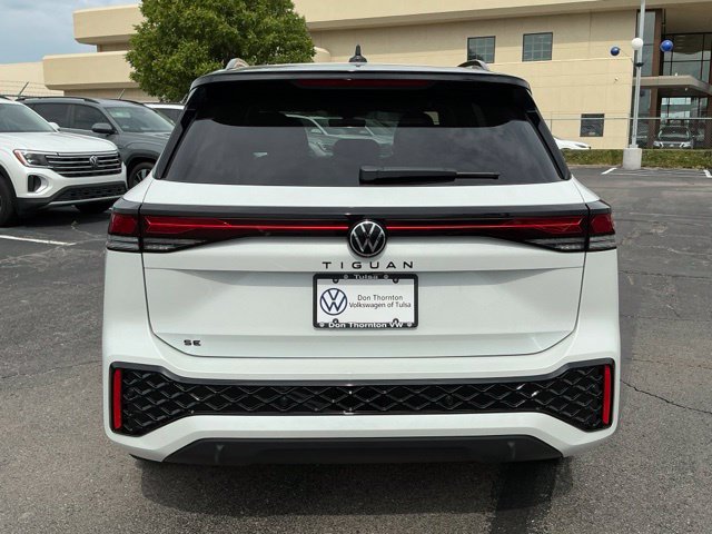 New 2026 Volkswagen Tiguan SE R-Line FWD image 4