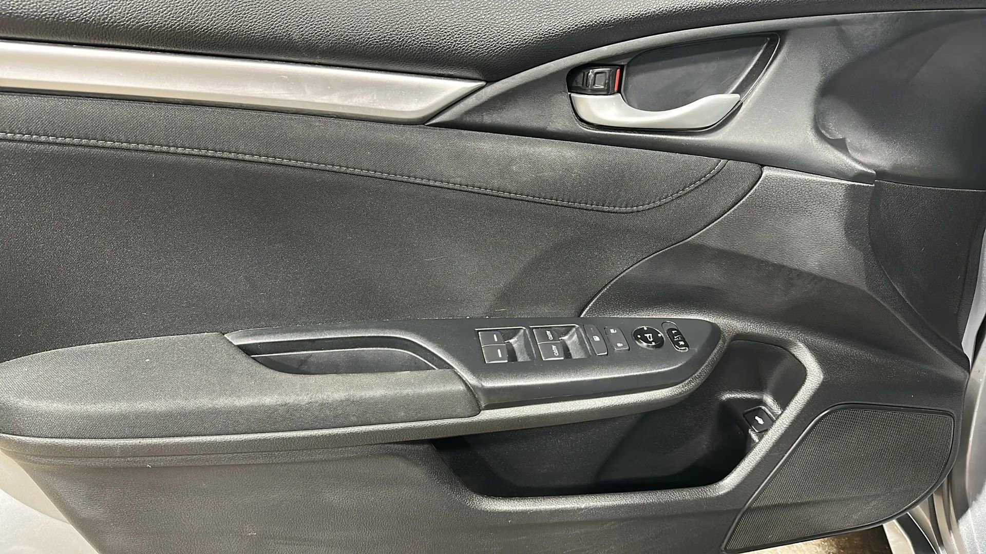 Used 2017 Honda Civic EX image 10