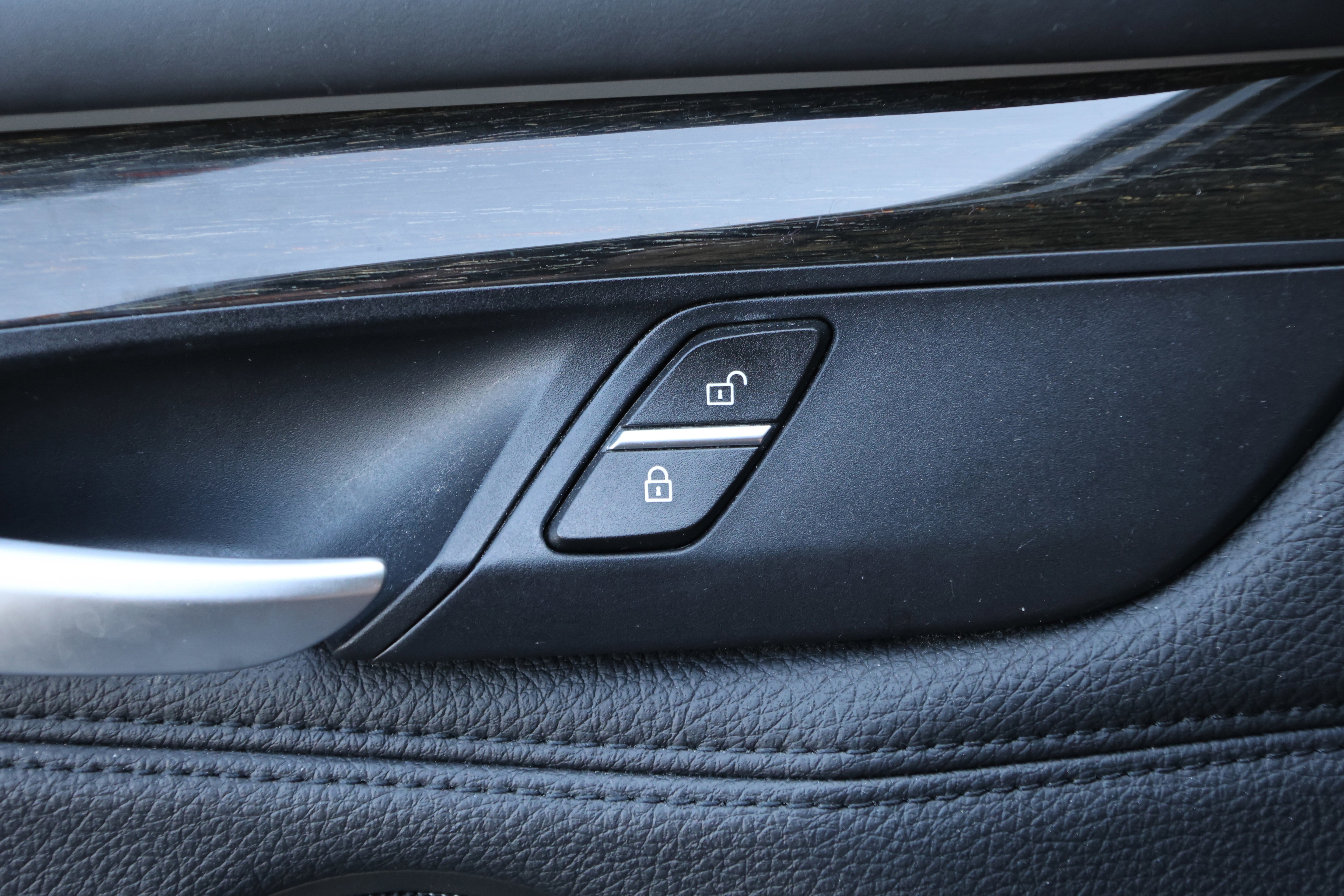 Used 2015 BMW X5 xDrive50i image 13