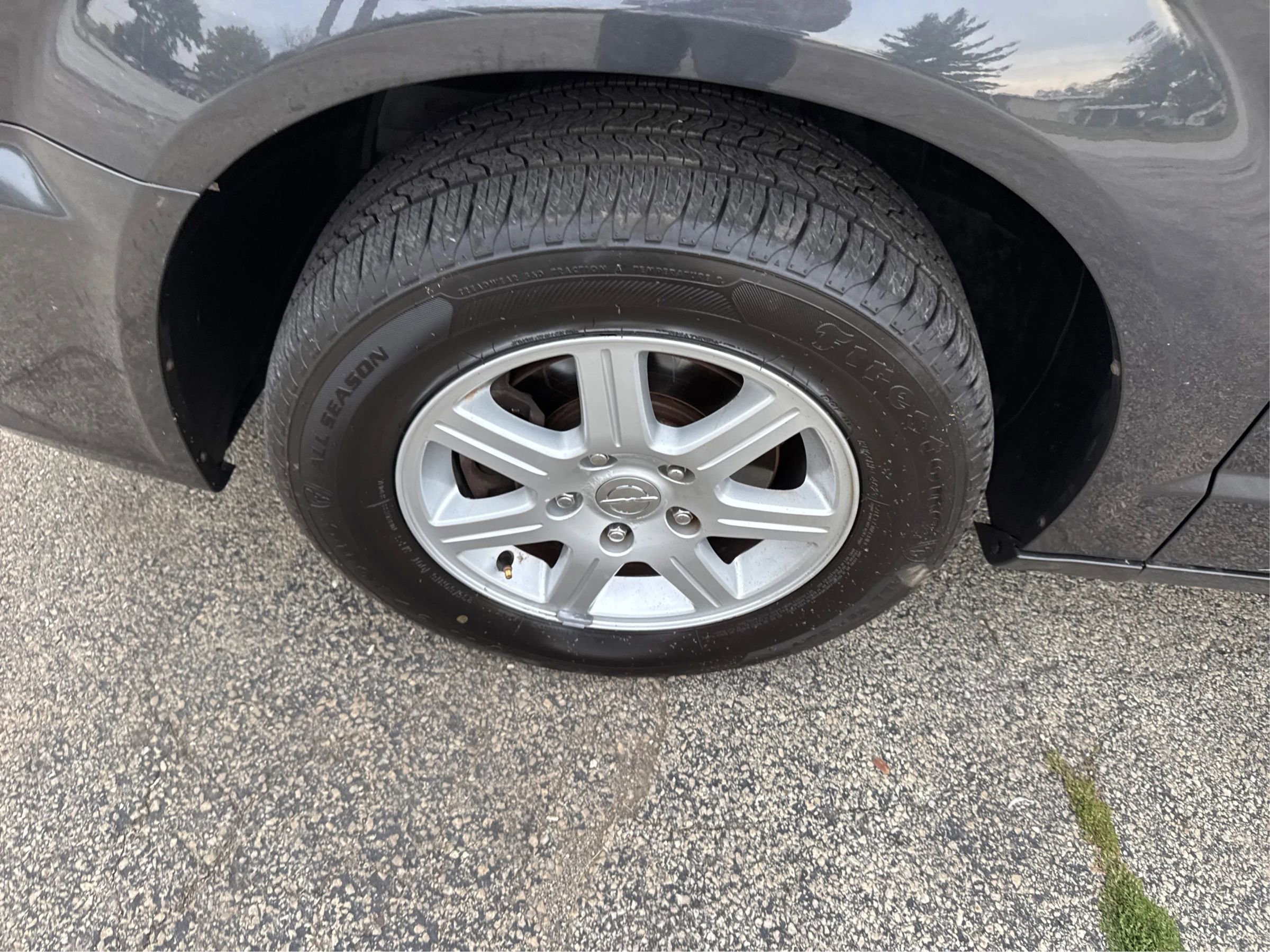 Used 2012 Chrysler Town & Country Touring image 22