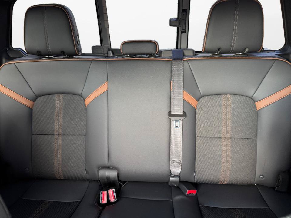 Certified 2024 GMC Canyon AT4 w/ Technology Package AWD/4WD image 15