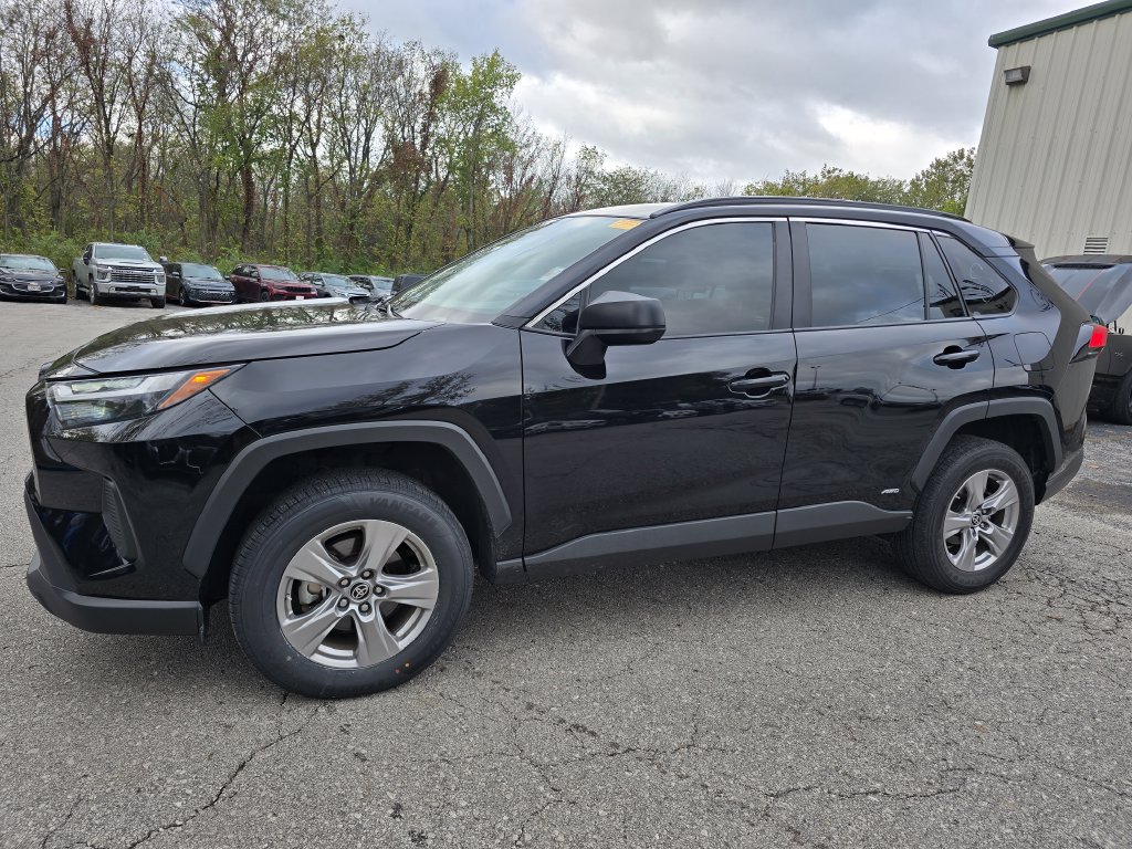 Used 2024 Toyota RAV4 LE AWD/4WD image 2