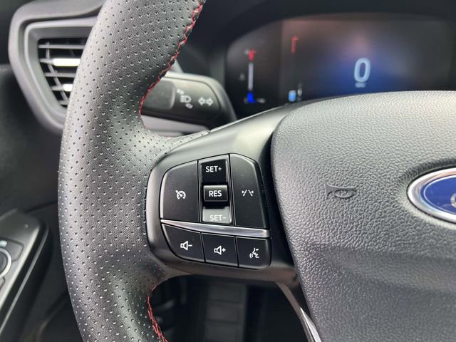 Certified 2025 Ford Escape ST-Line AWD/4WD image 17