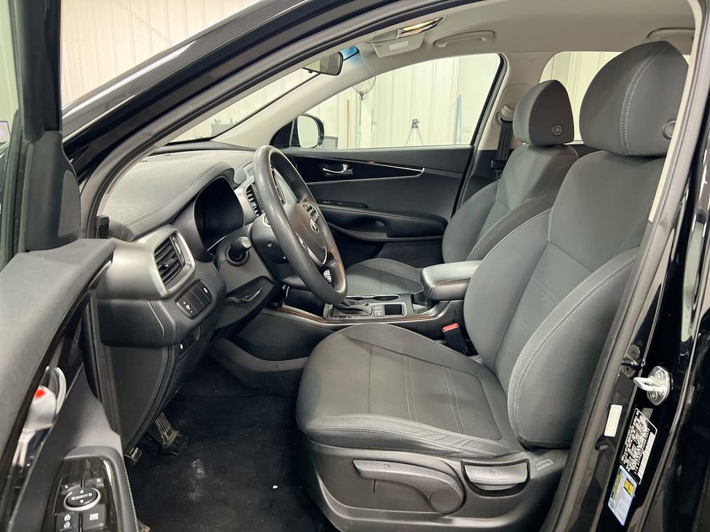 Used 2019 Kia Sorento L image 18