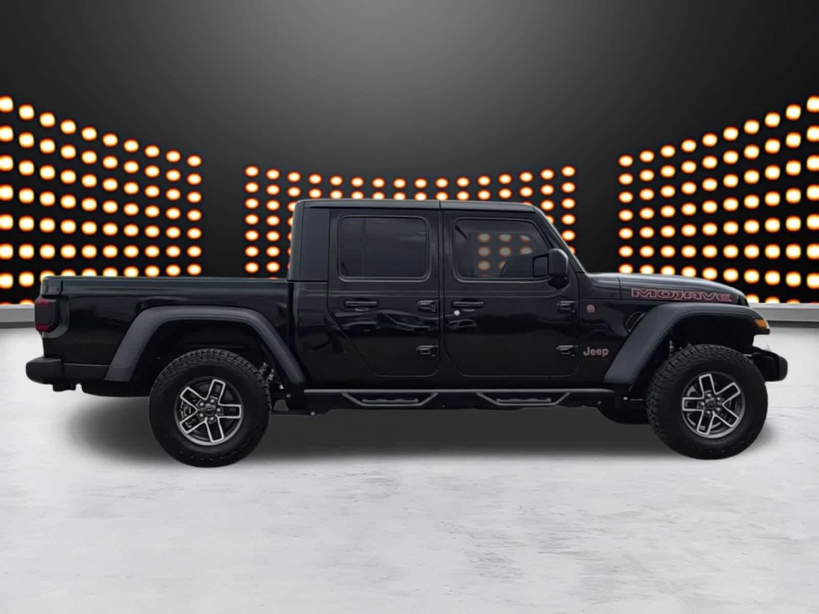Used 2025 Jeep Gladiator Mojave AWD/4WD image 9