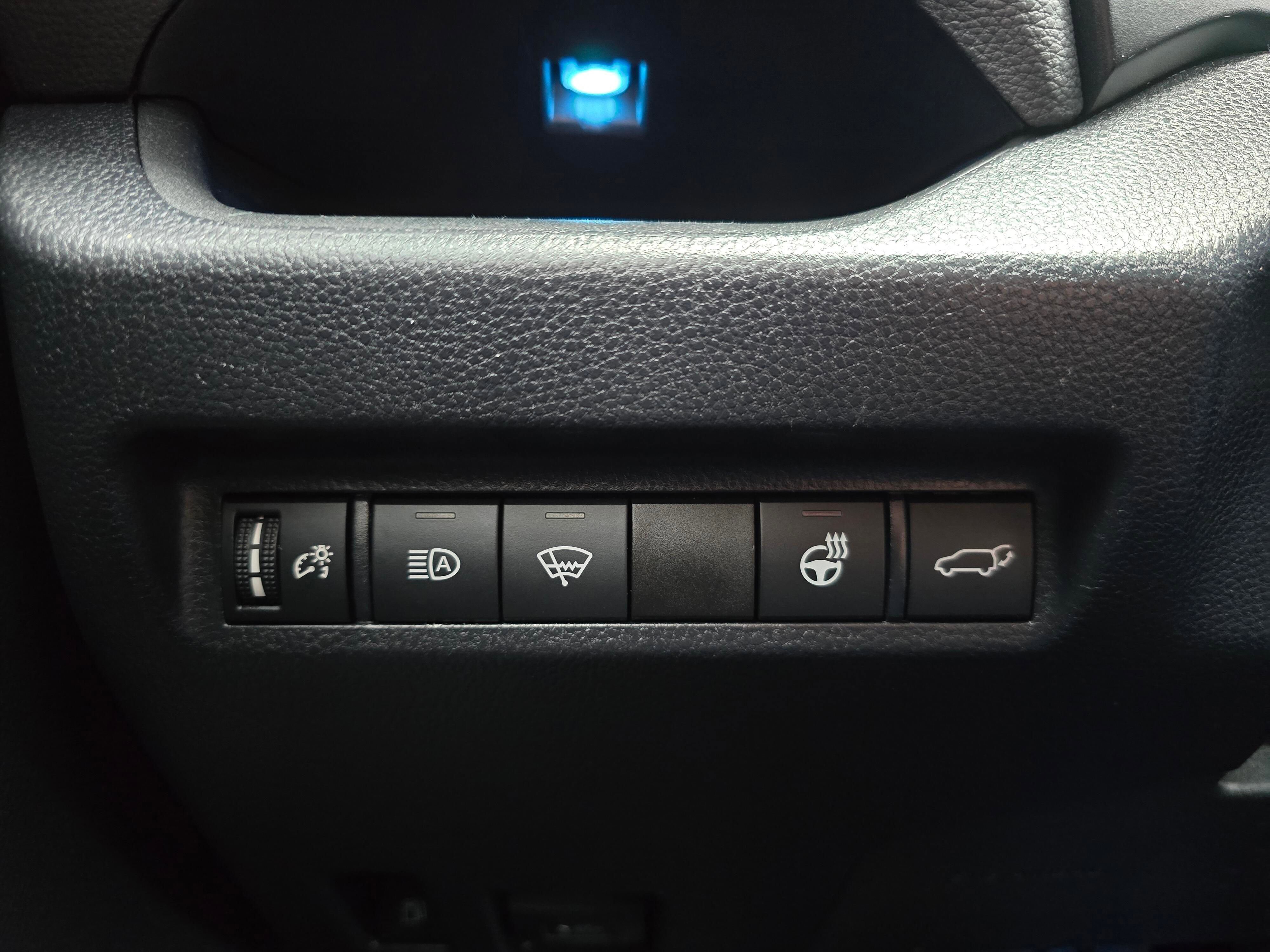 Used 2020 Toyota RAV4 XSE w/ XSE Grade Weather Package AWD/4WD image 26