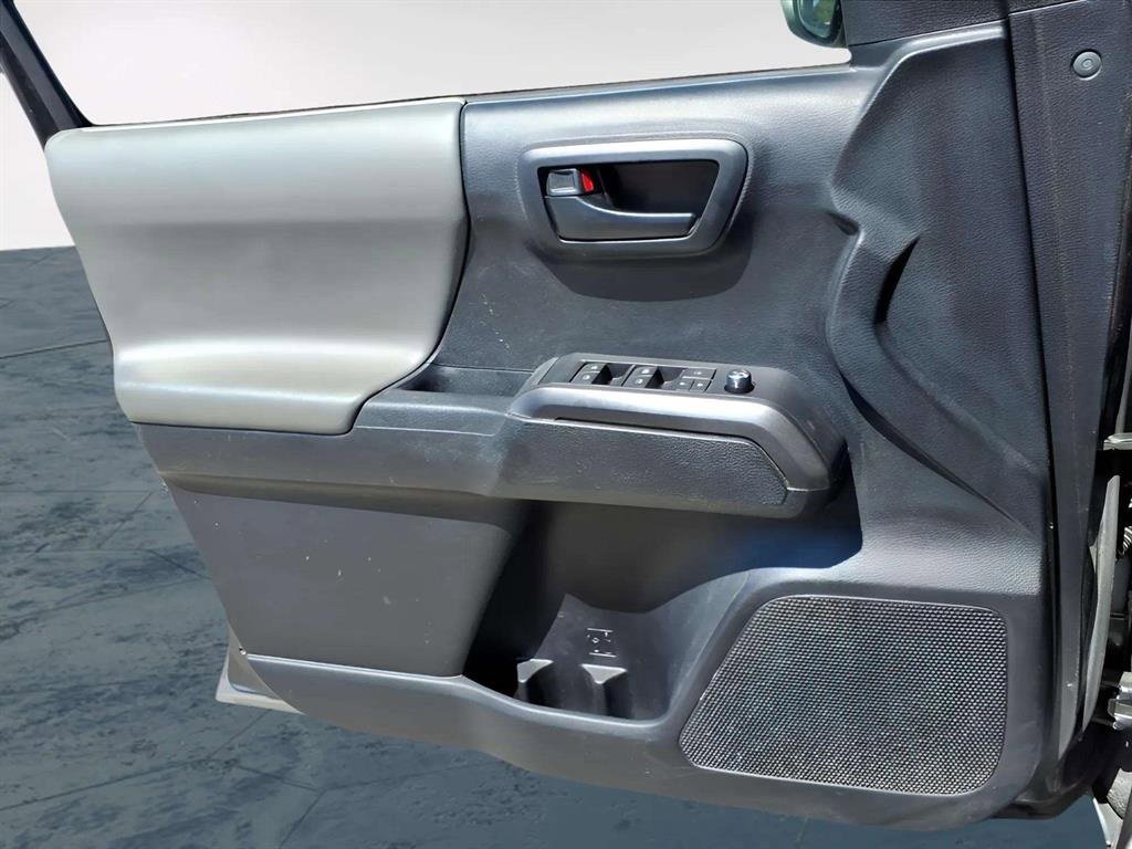 Used 2018 Toyota Tacoma SR5 image 25