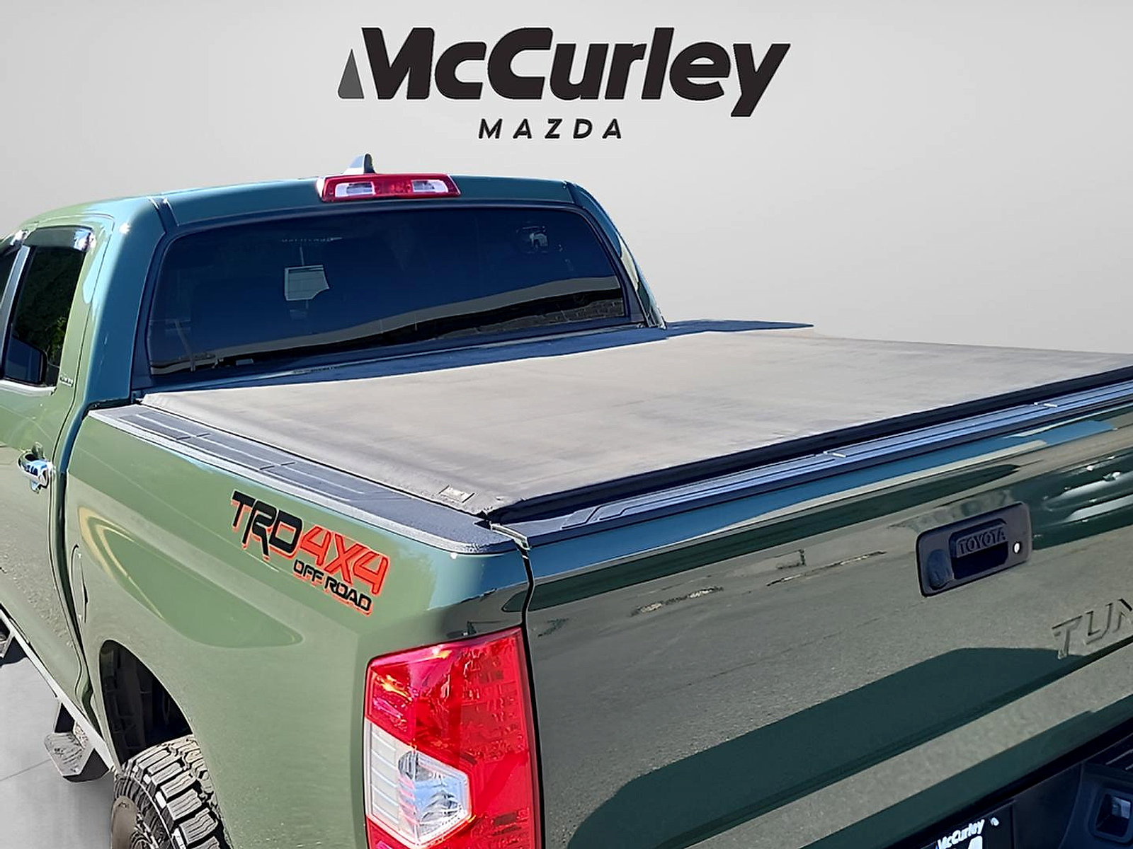 Used 2021 Toyota Tundra Limited w/ Limited Premium Package AWD/4WD image 32