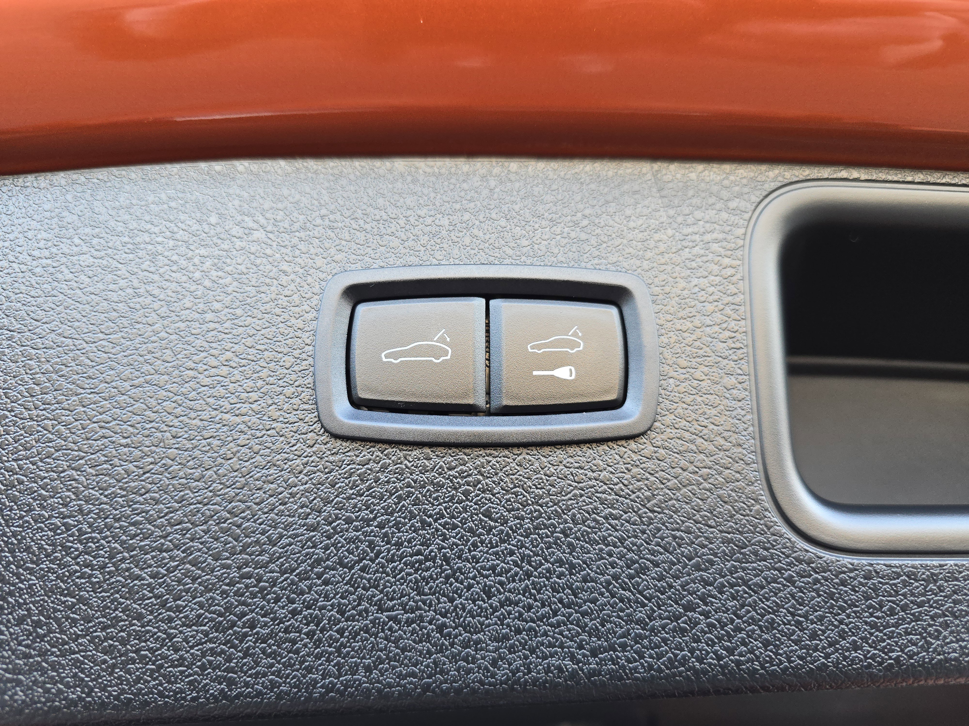 Certified 2025 Porsche Macan image 20