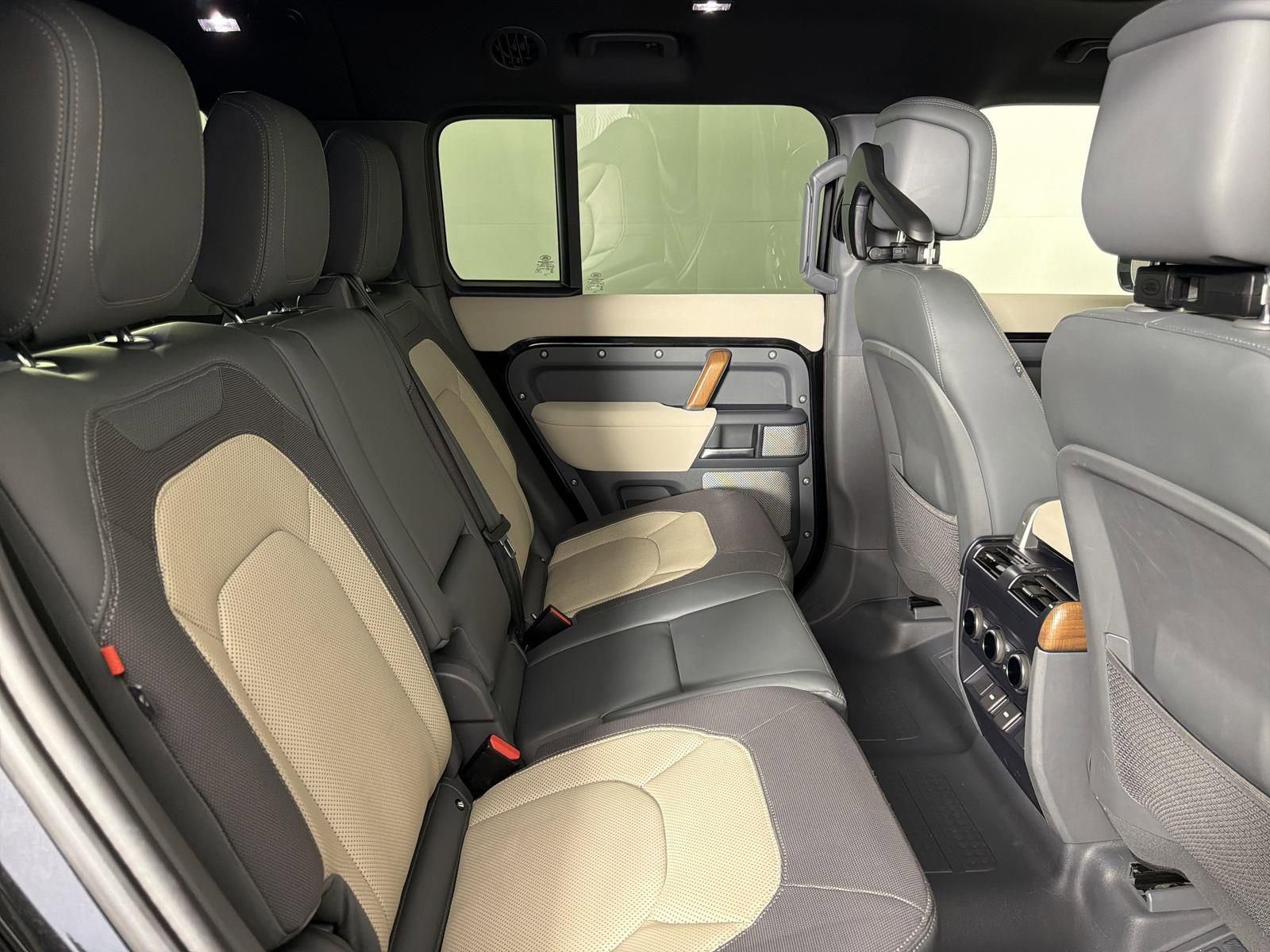 Certified 2023 Land Rover Defender 130 X image 31